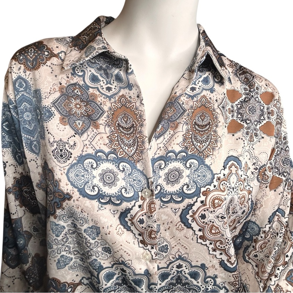Rachel Zoe Women’s Medium Shirt Blouse Mandala Design Boho Blue Satiny